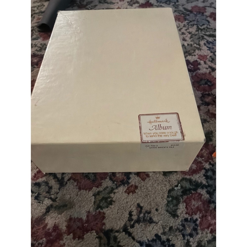Vintage Bride Hallmark Wedding Planner Organizer File ALB 700-2 Cream Satin
